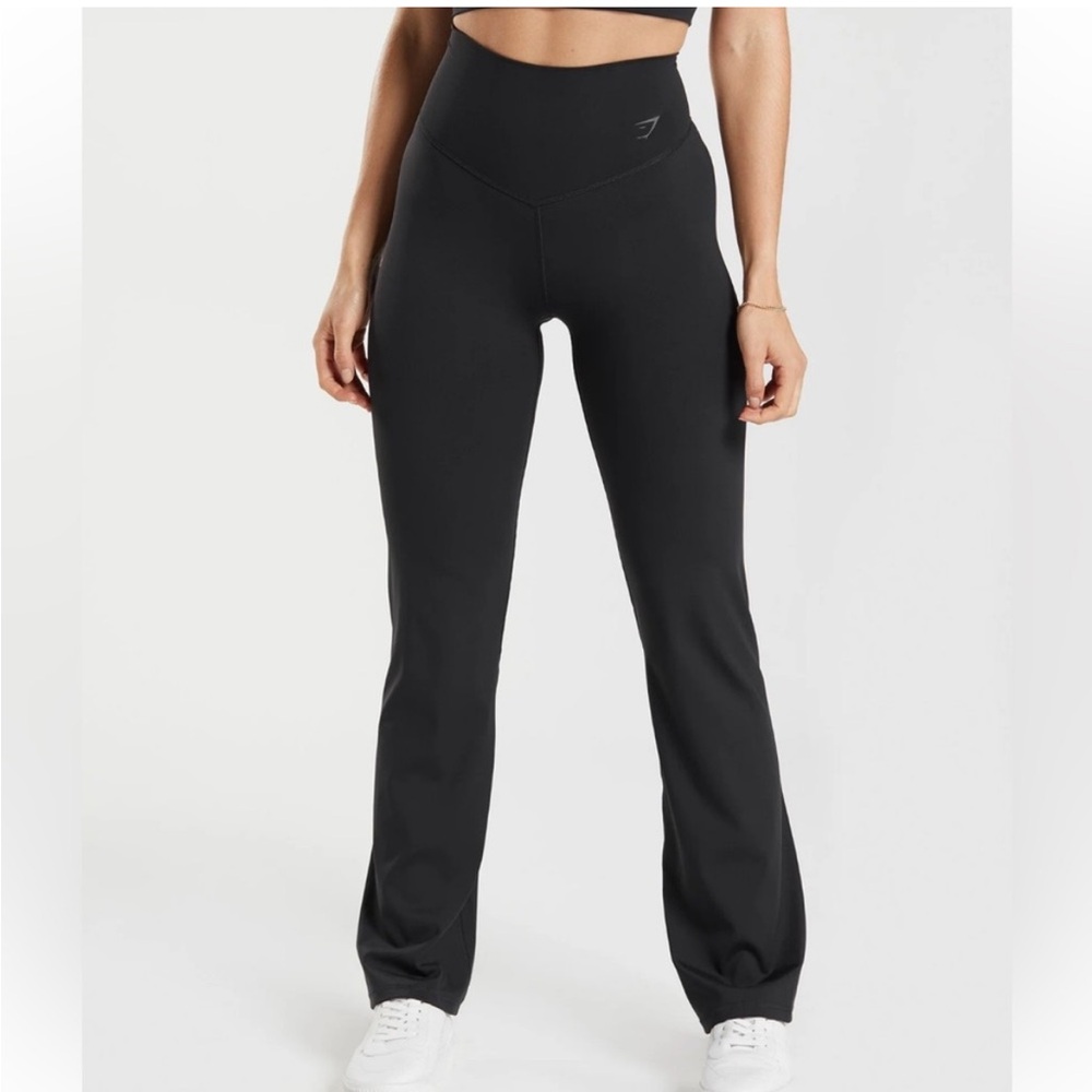 GYMSHARK ELEVATE FLATE LEGGINGS SUPER CUTE GREEN